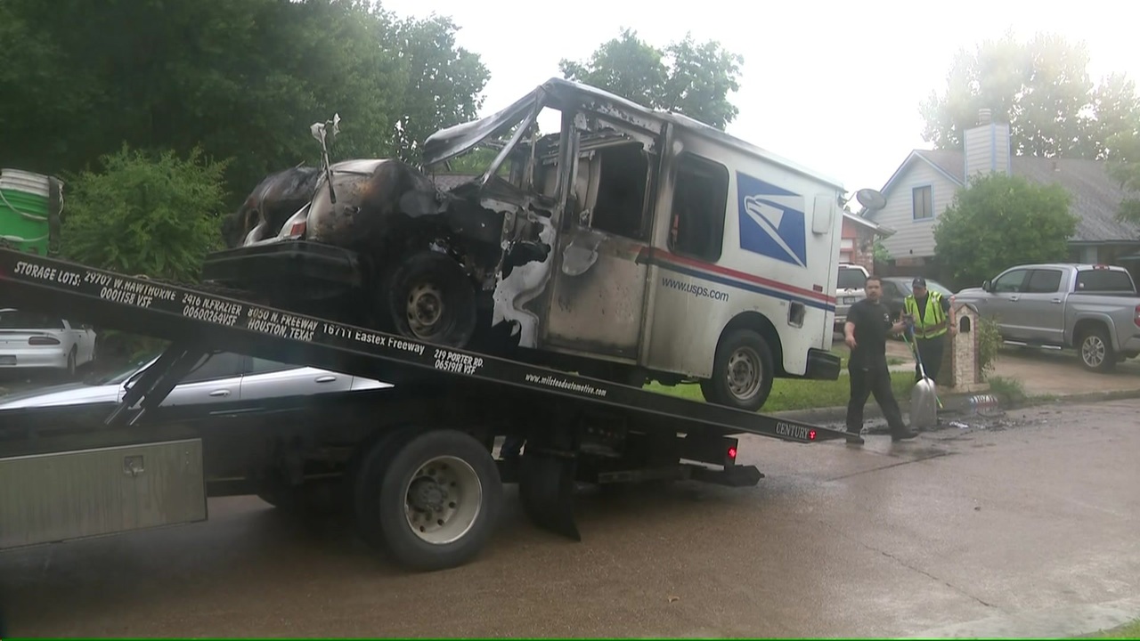 USPS truck catches fire in northwest Harris County, officials say